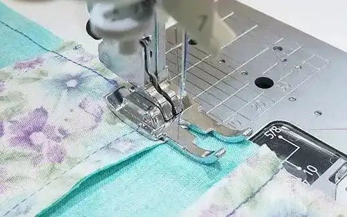 pieds-de-biche-machine-à-coudre