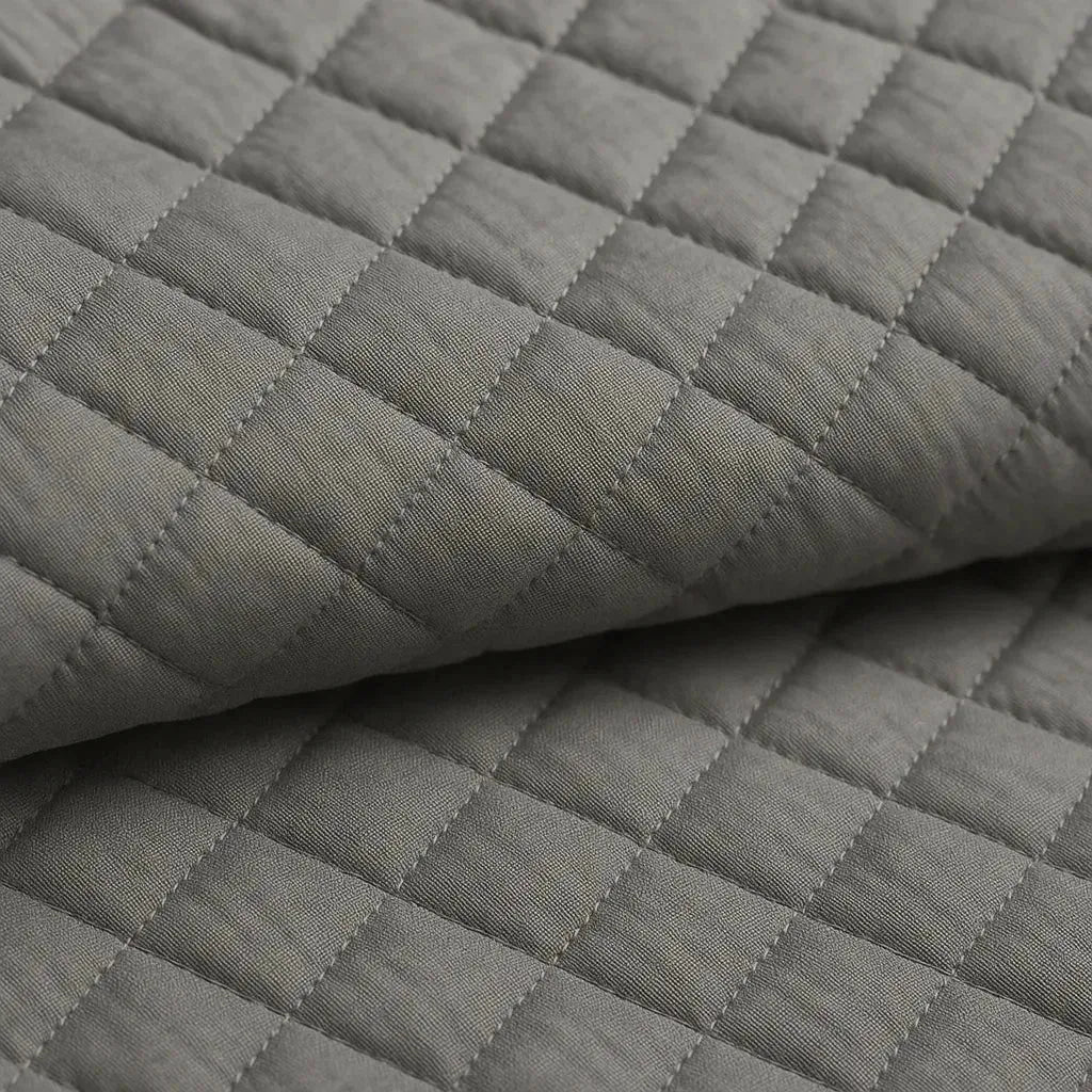 Tissu matelassé : idées et conseils d'une couture pratiques en 2025