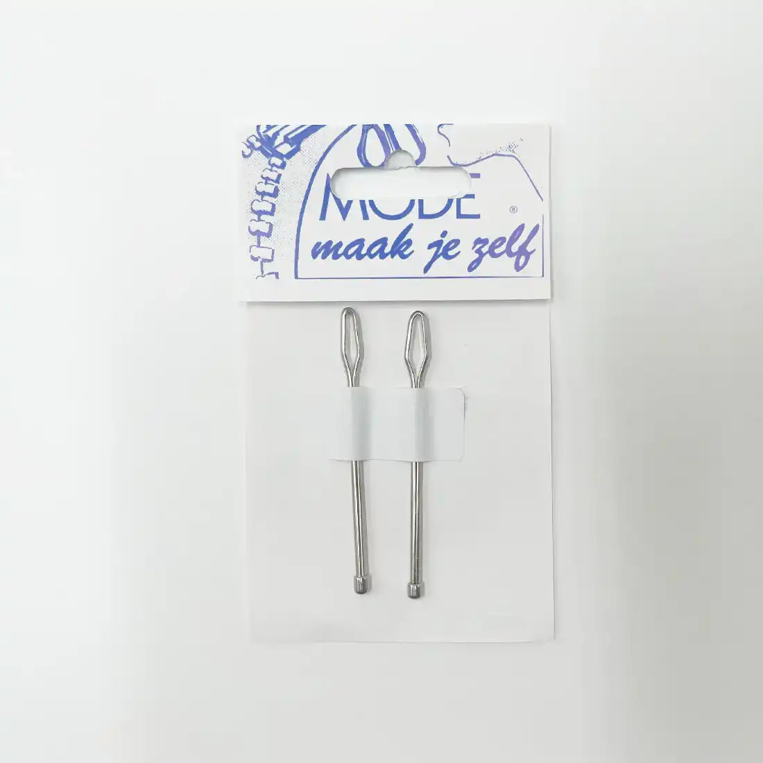 Aiguille couture pour rentrer fils et chaînette