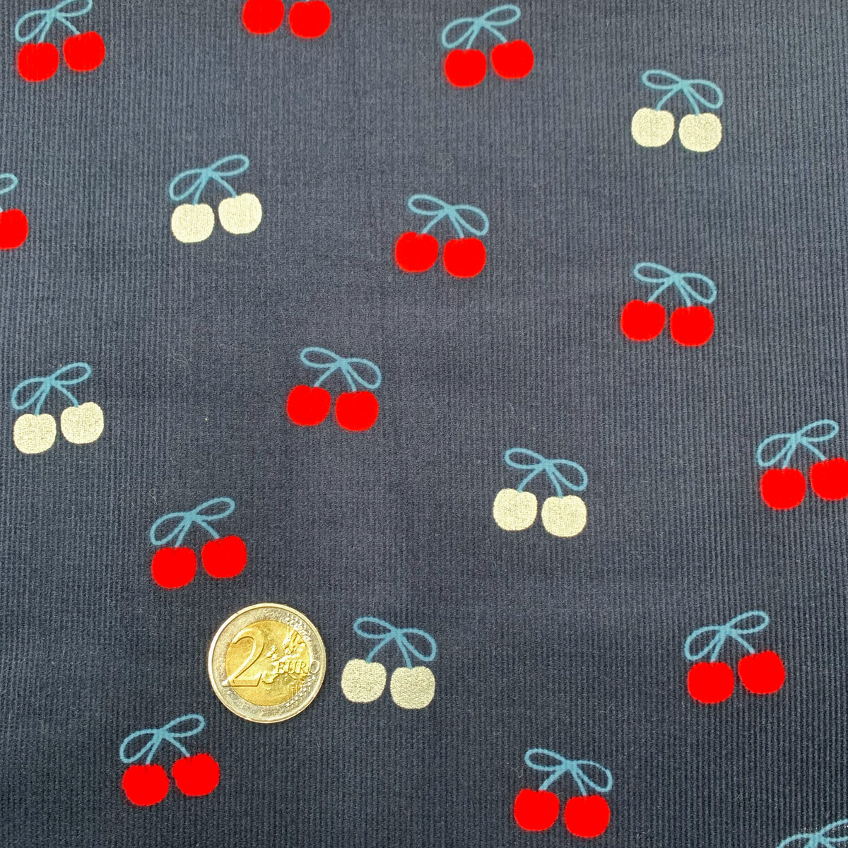 tissu-milleraie-bleu-cerise-taille-motif