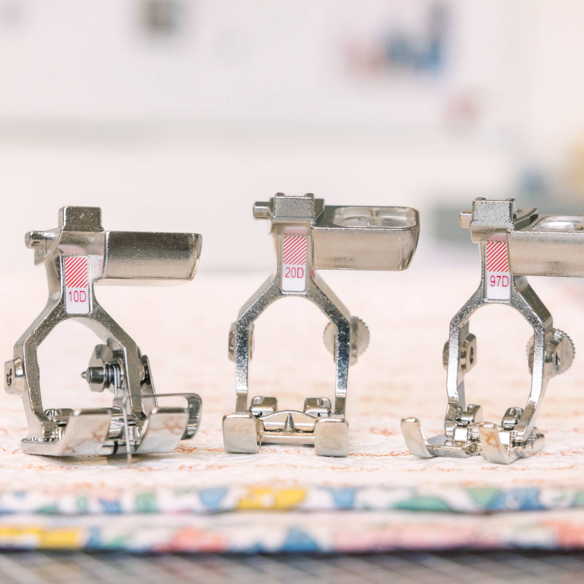 BERNINA 580 Liberty Edition — pieds-de-biche supplémentaires #10D, #20D et #97D