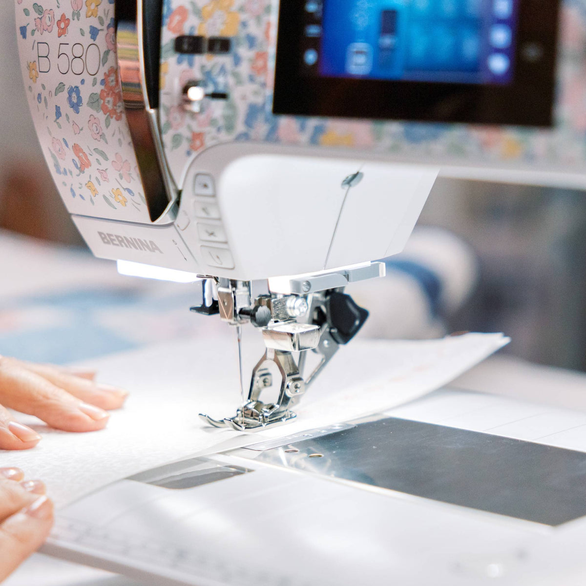 BERNINA 580 Liberty Edition — Dual Transport BERNINA, entraînement du tissu par le haut et par le bas