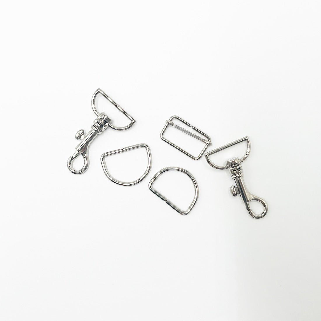 Kit d’accroches métalliques pour sac banane