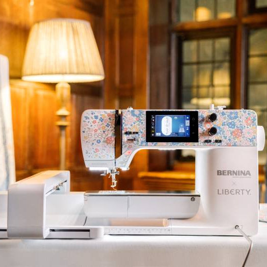 BERNINA 580 Liberty Edition — module de broderie M avec technologie Smart Drive