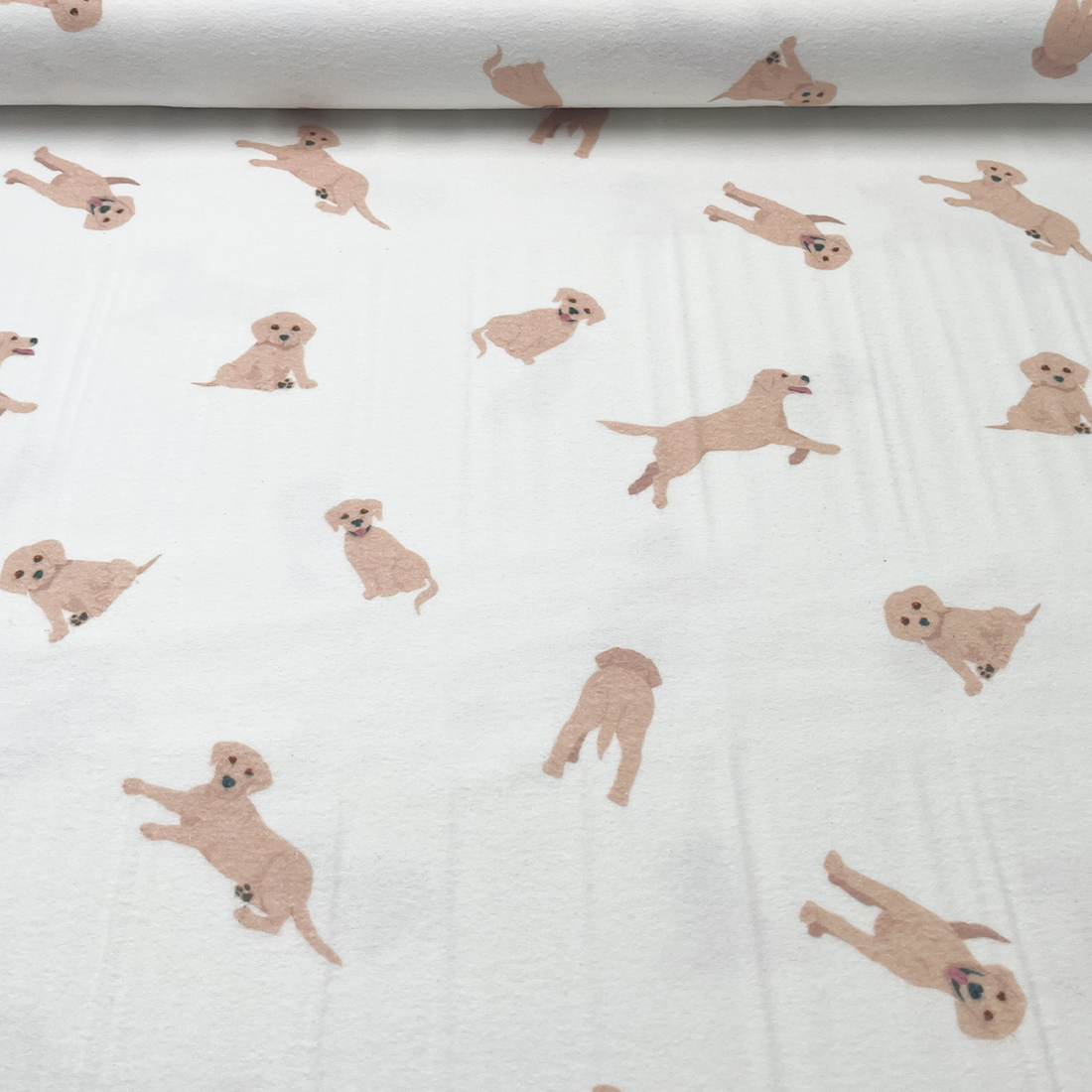 Tissu Doux Flanelle – Chiots Mignons et Moelleux