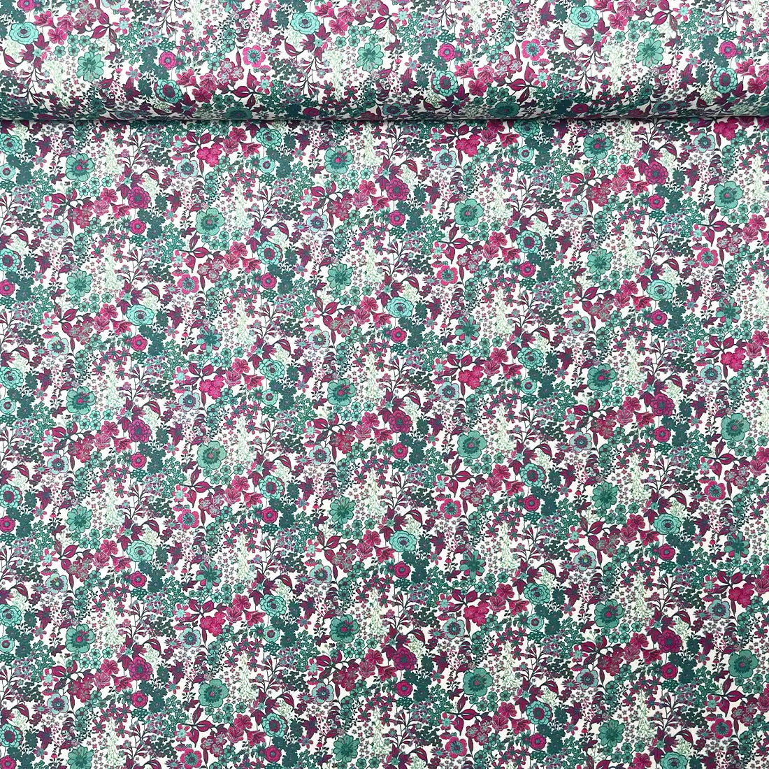Tissu Fleuri Coton – Motif Liberty Vert et Violet