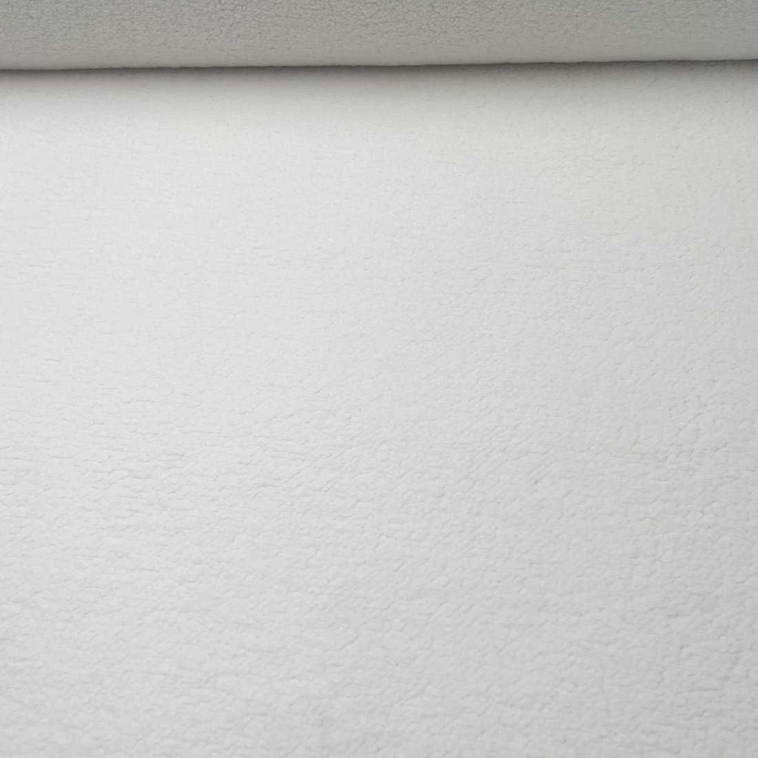 Tissu Sherpa Blanc – Fausse Fourrure Ultra Douce pour l’Hiver