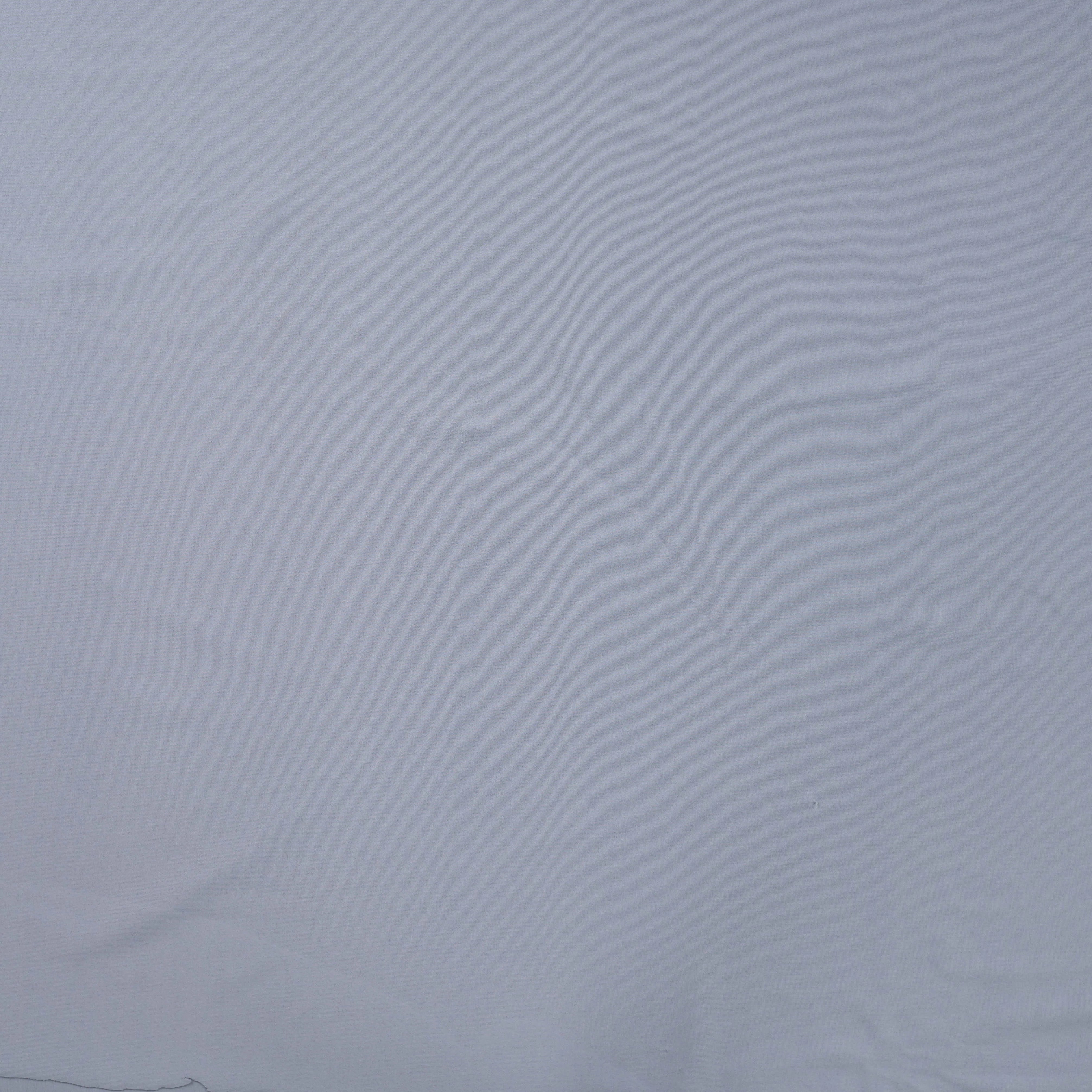 Tissu Sport Bleu Ciel – Légèreté et Flexibilité