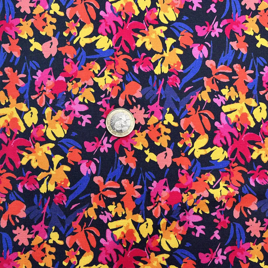Tissu jersey fleurs vives – Couture estivale et joyeuse