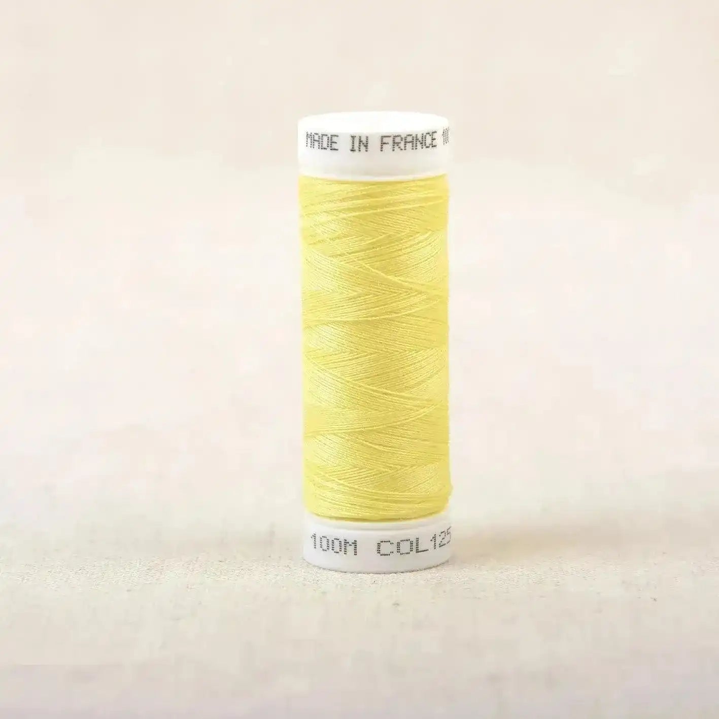 fil-a-coudre-jaune