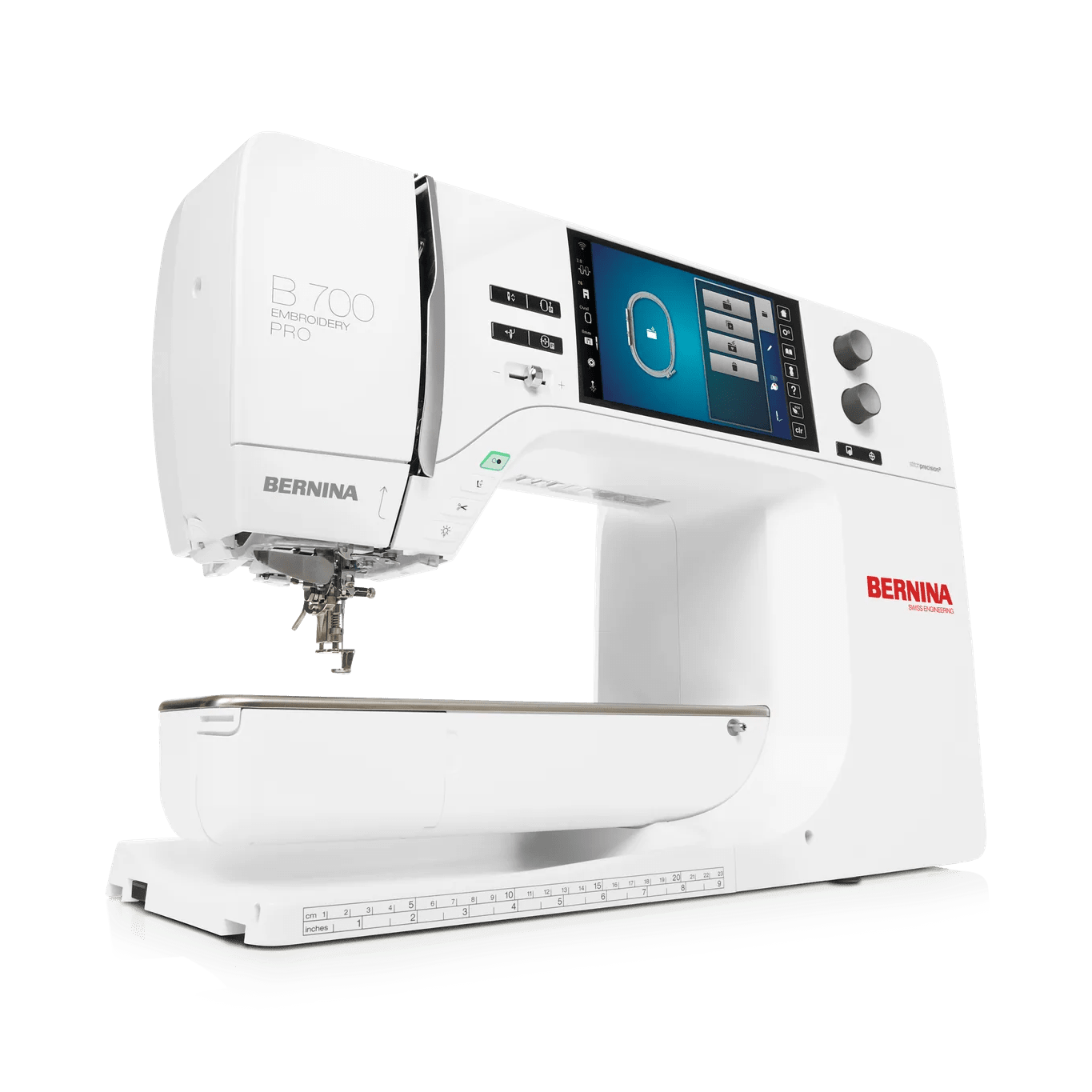 Machine à broder BERNINA 700 PRO — en fonctionnement