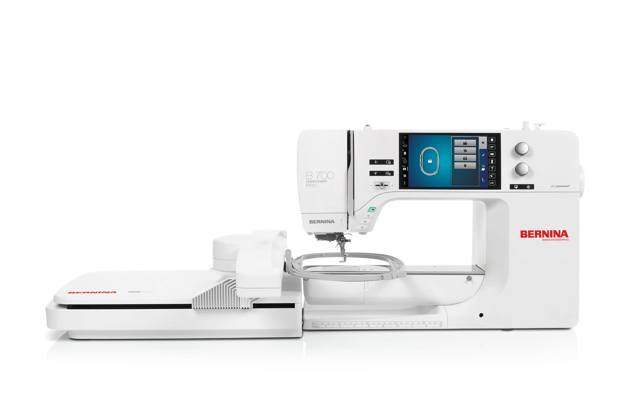 Machine à broder BERNINA 700 PRO — vue de face, cadrage carré