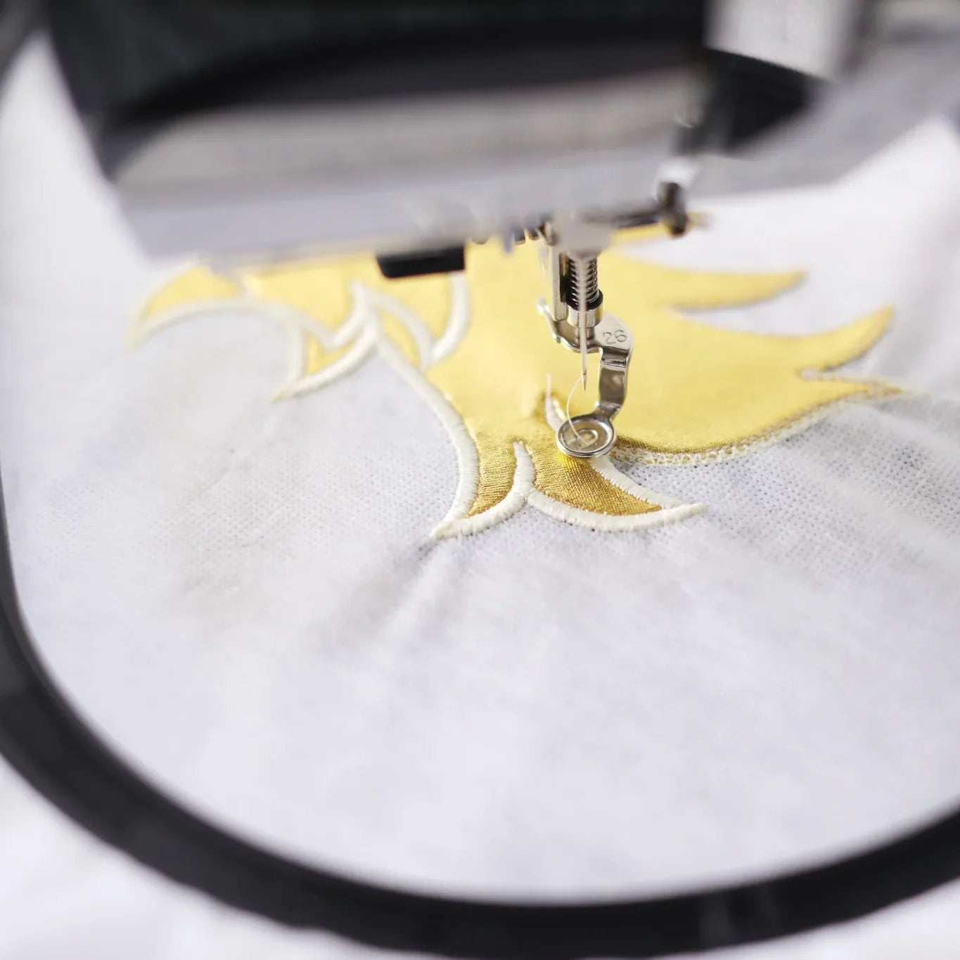 Machine à coudre et à broder BERNINA 540 — campagne Yaya Han