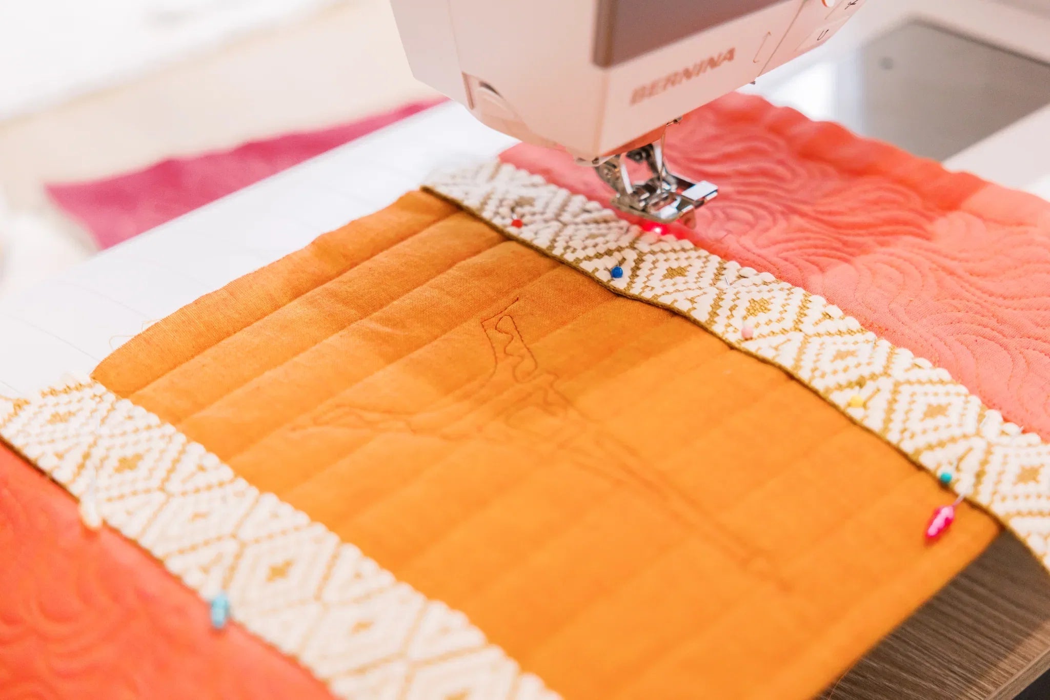 Machine à coudre et à broder BERNINA 770 QE PRO — en situation, atelier de quilting