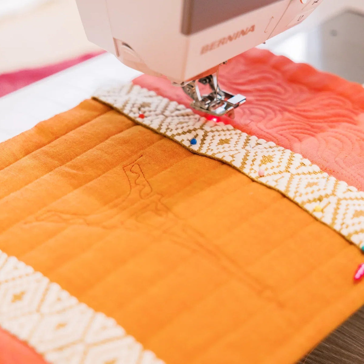 Machine à coudre et à broder BERNINA 770 QE PRO — en situation, atelier de quilting