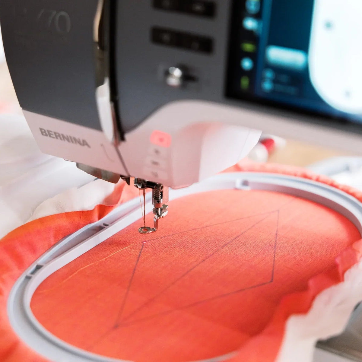 Machine à coudre et à broder BERNINA 770 QE PRO — en situation, atelier de quilting