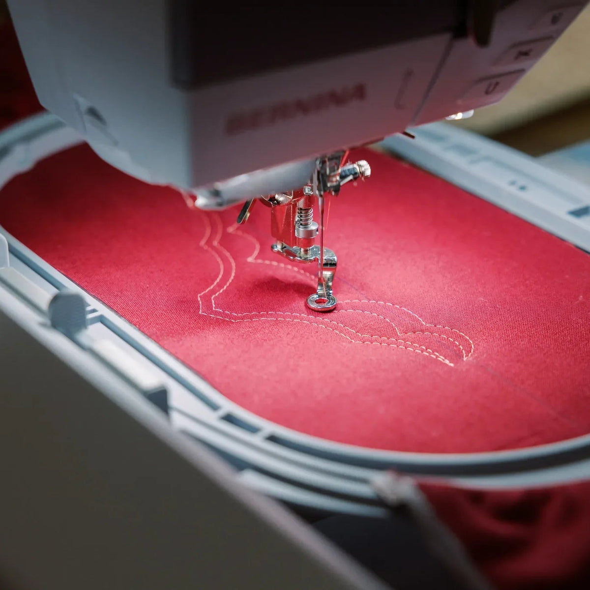 Machine à coudre et à broder BERNINA 770 QE PRO — en situation, atelier de quilting