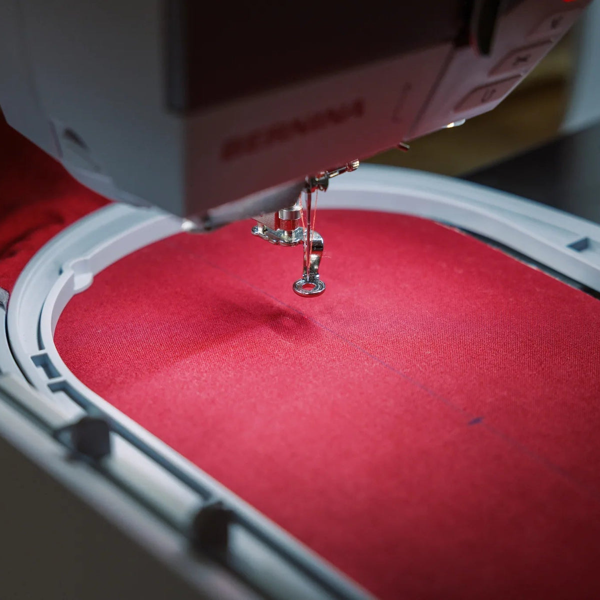 Machine à coudre et à broder BERNINA 770 QE PRO — en situation, atelier de quilting
