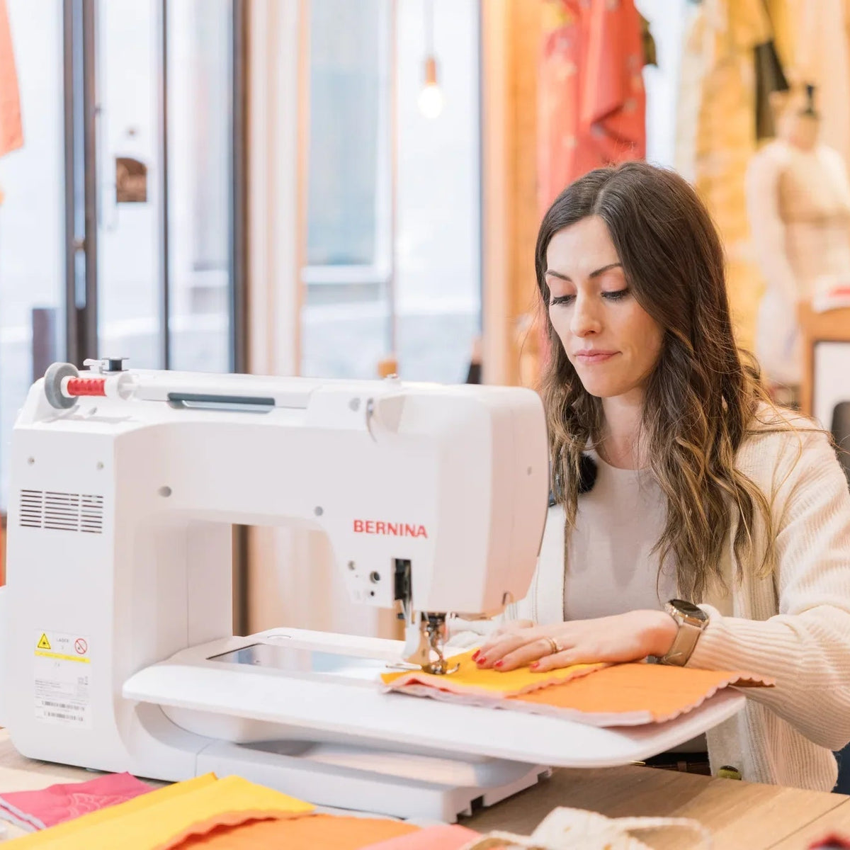 Machine à coudre et à broder BERNINA 770 QE PRO — en situation, atelier de quilting