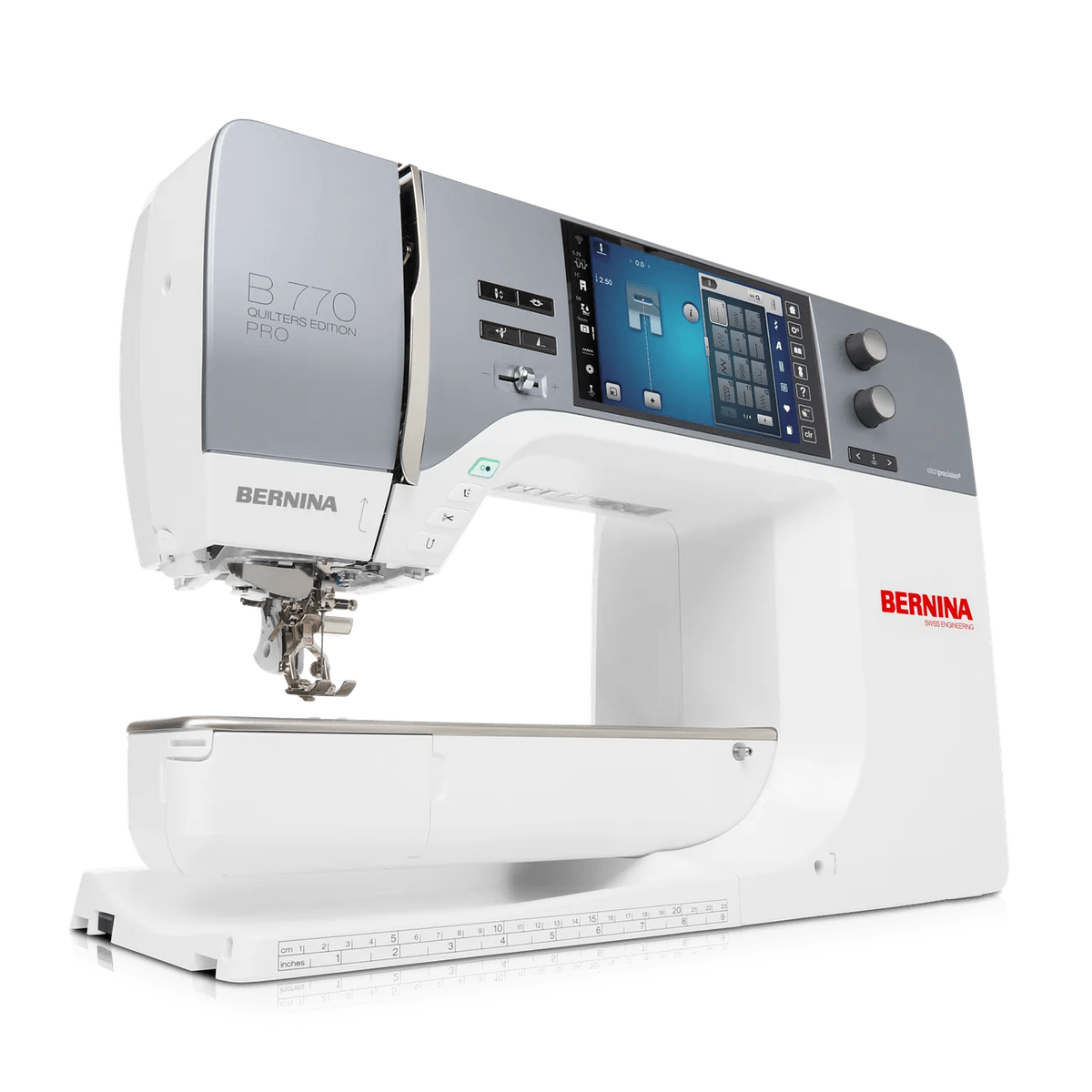 Machine à coudre et à broder BERNINA 770 QE PRO — en fonctionnement, double entraînement