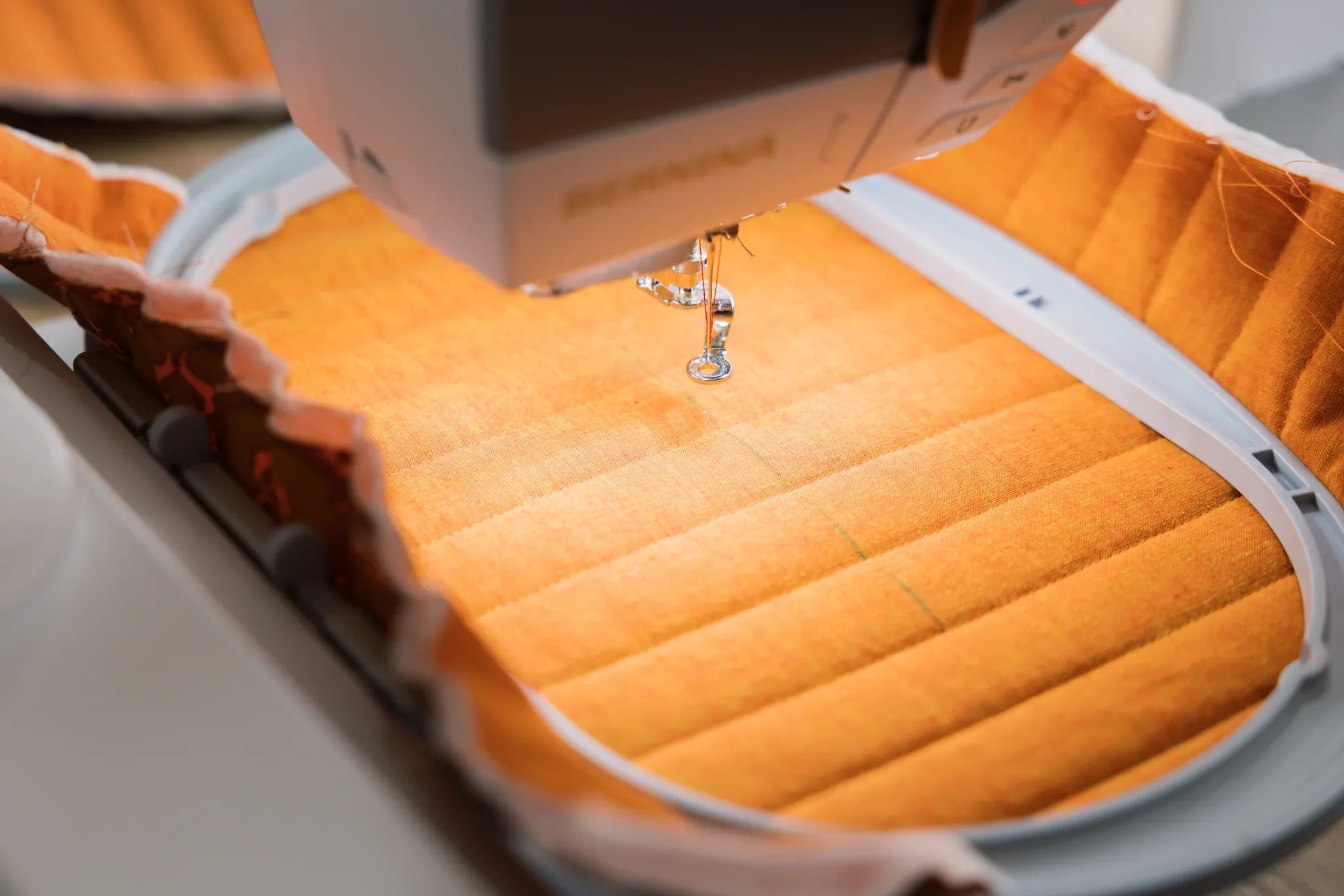 Machine à coudre et à broder BERNINA 770 QE PRO — en situation, atelier de quilting