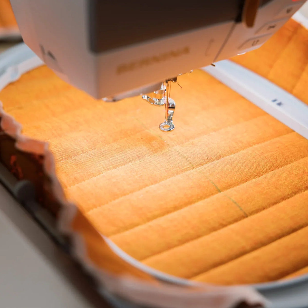 Machine à coudre et à broder BERNINA 770 QE PRO — en situation, atelier de quilting