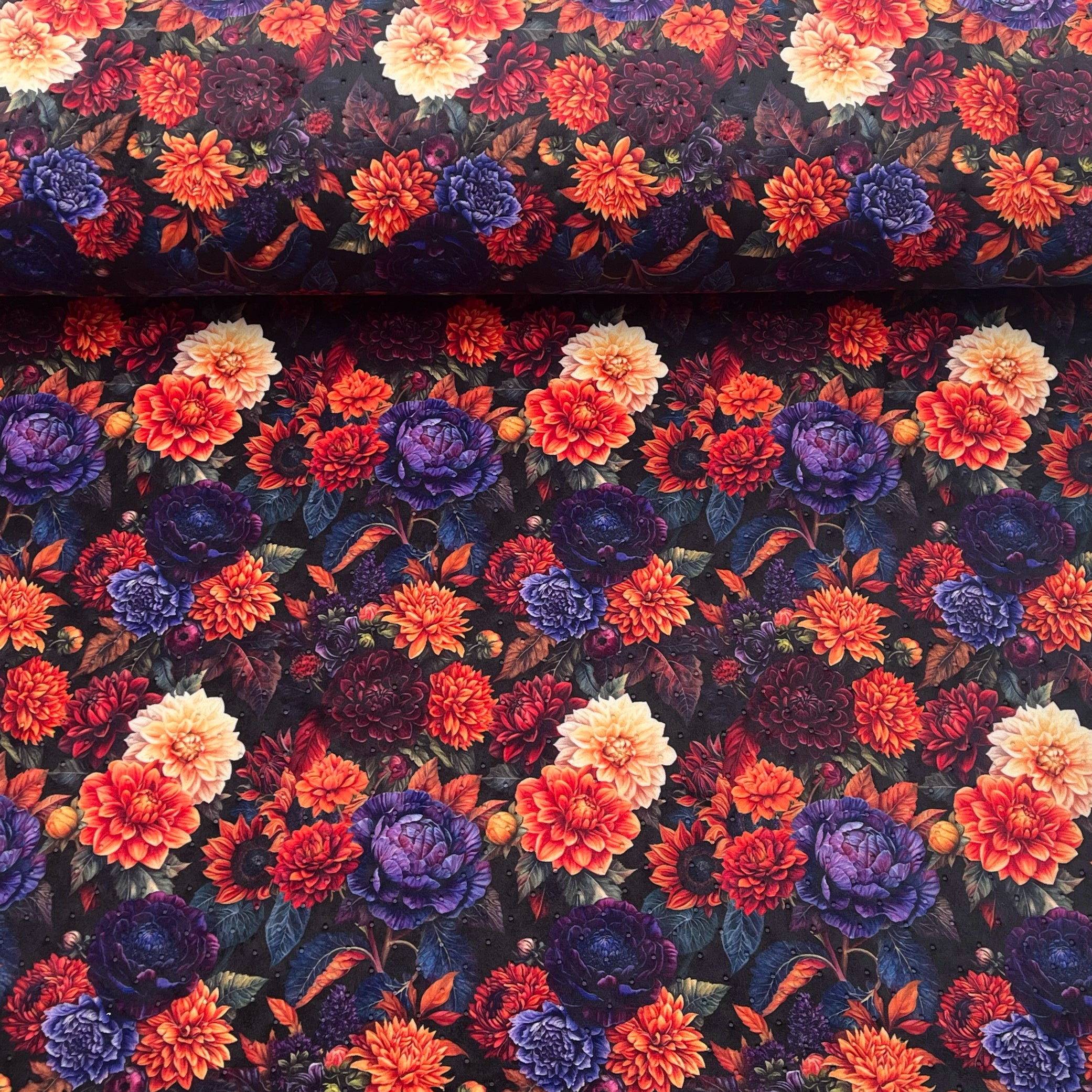 Tissu matelassé velours fleurs