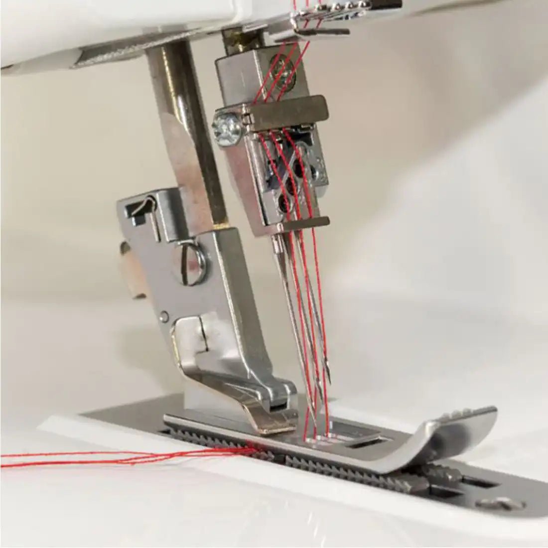 Recouvreuse Lewenstein Coverlock 900CS