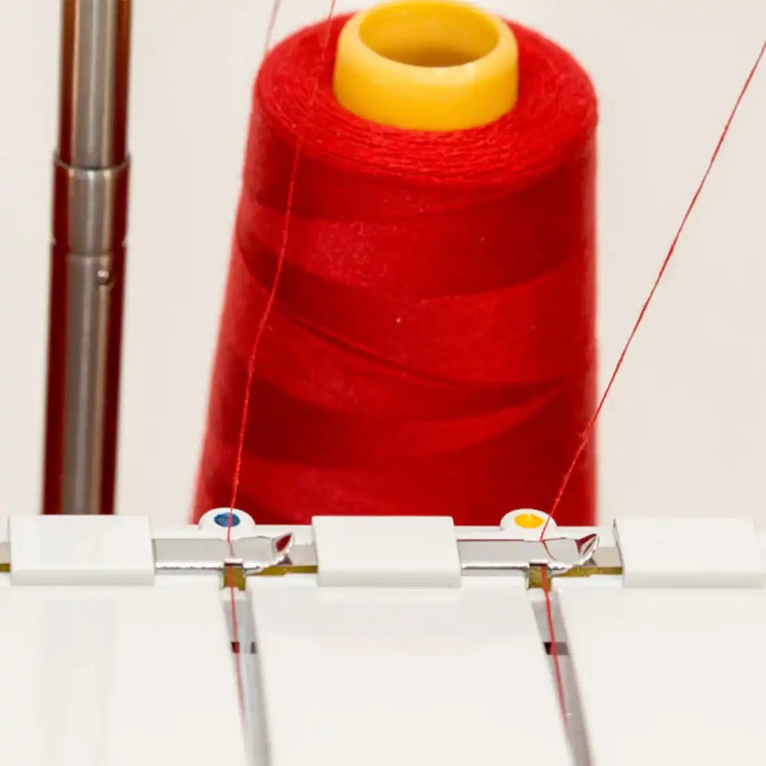 Recouvreuse Lewenstein Coverlock 900CS