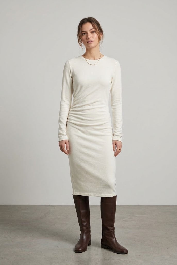 Robe pull en maille tricot écru