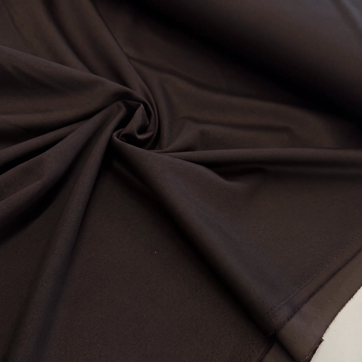 Suédine stretch brun chocolat drapée