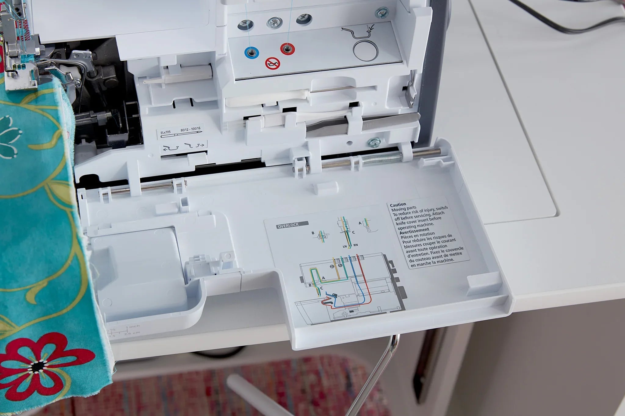 Surjeteuse bernette 64 AIRLOCK — en couture, en situation