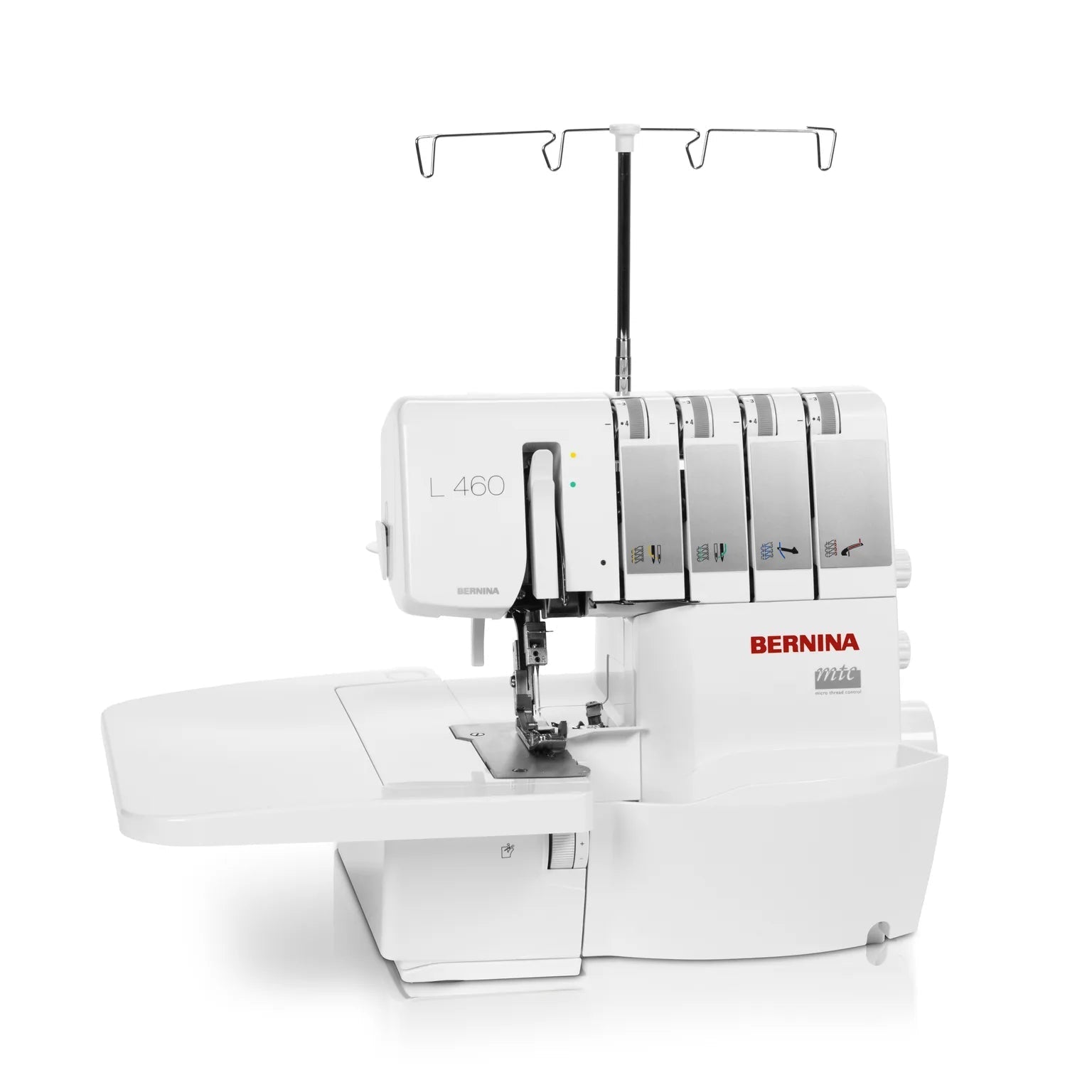 Surjeteuse BERNINA L 460 — en atelier