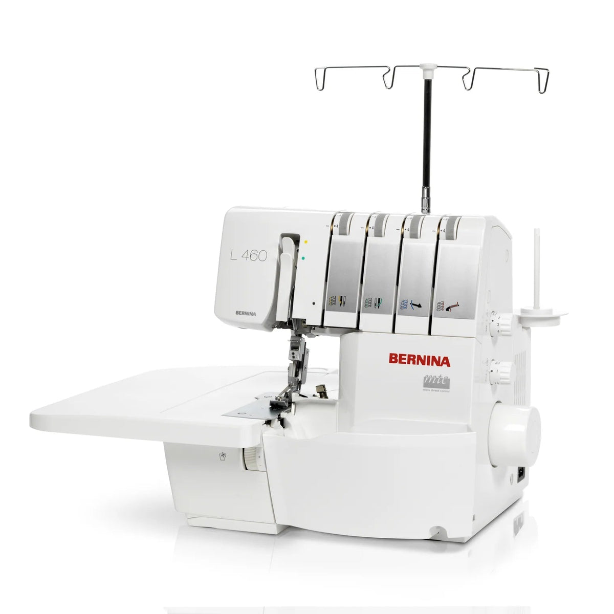 Surjeteuse BERNINA L 460 — en atelier