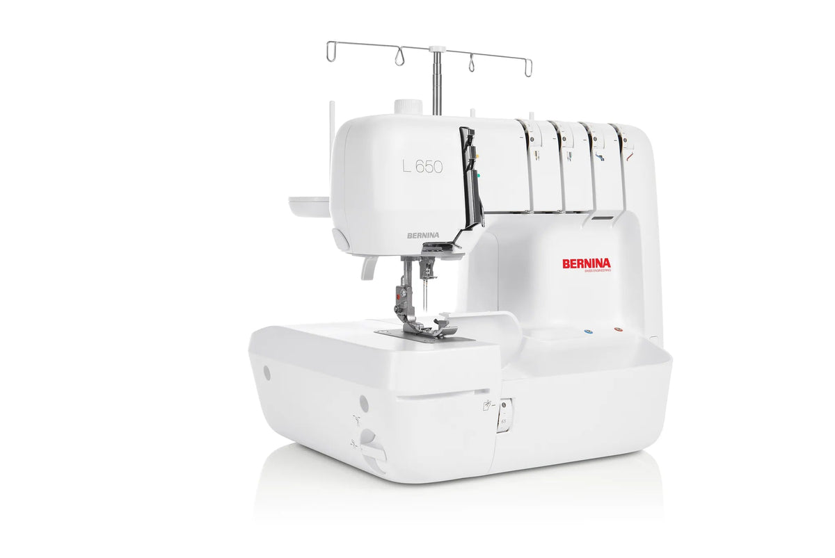 Surjeteuse BERNINA L 650 — en atelier