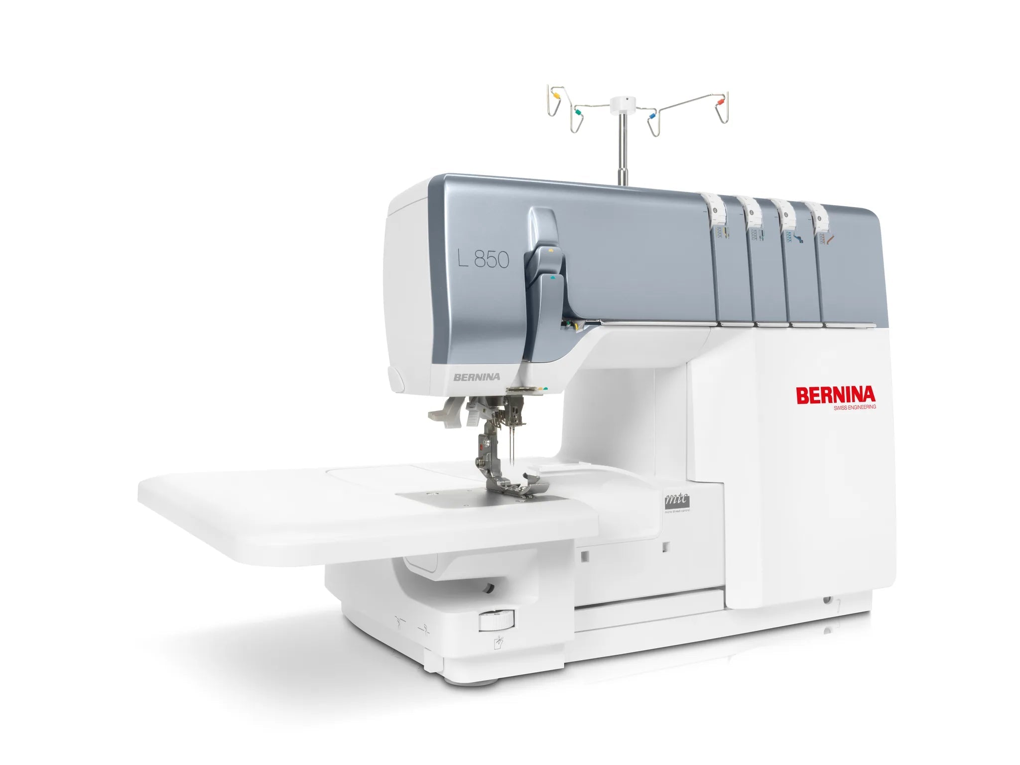 Surjeteuse BERNINA L 850 — en atelier, avec table rallonge