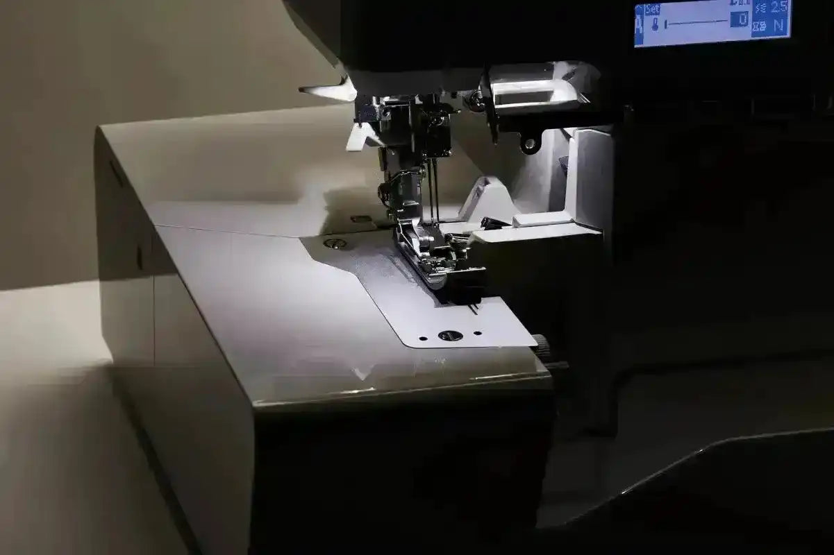 Surjeteuse Juki MO-3500