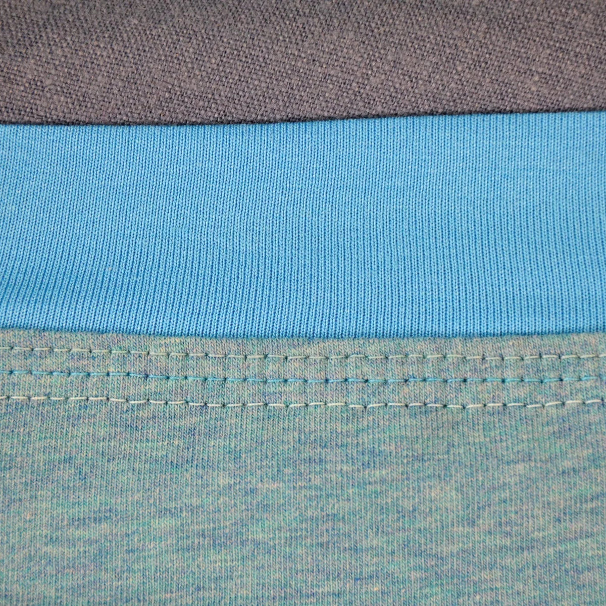 Surjeteuse-recouvreuse BERNINA L 890 — reportage atelier