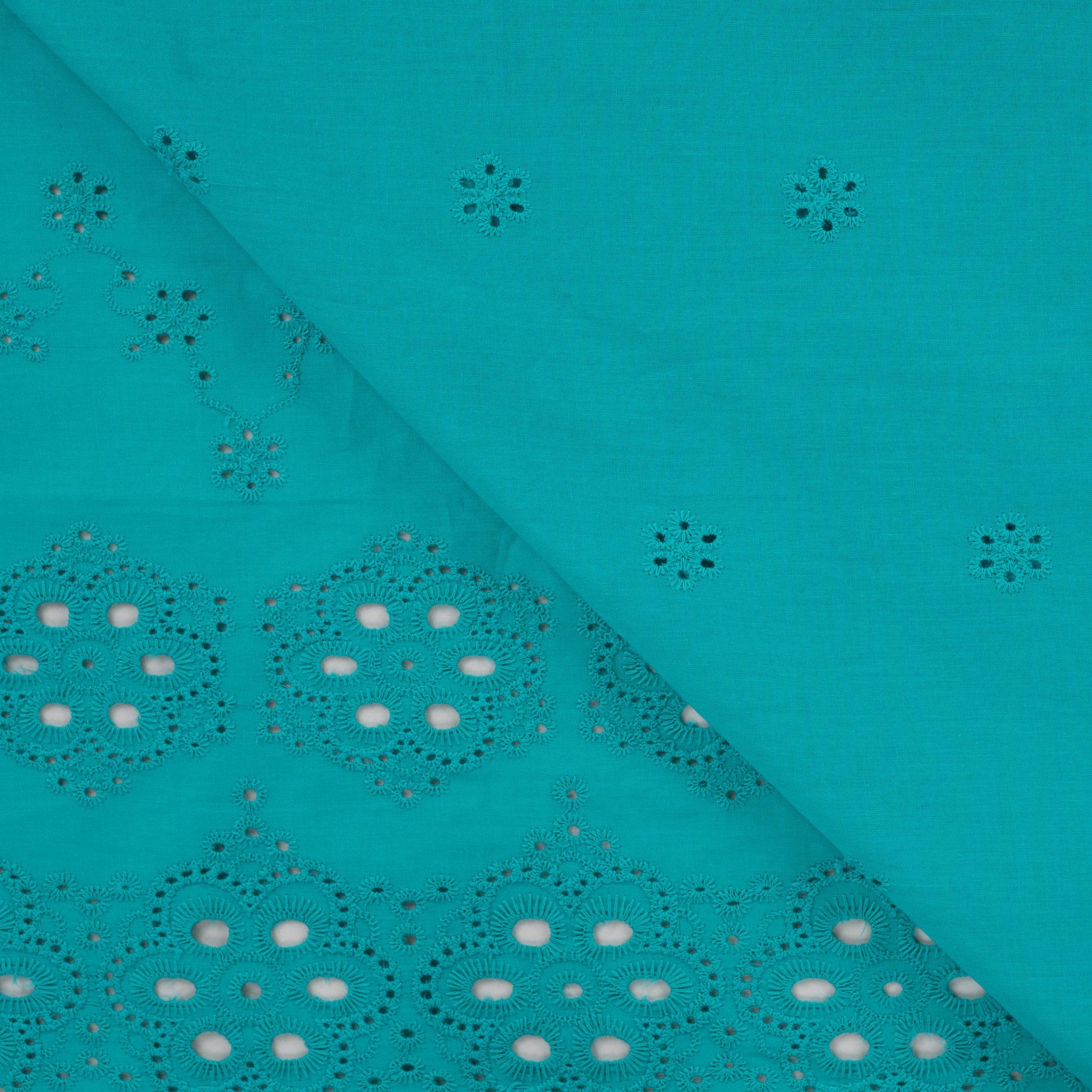 Tissu broderie anglaise bordure turquoise
