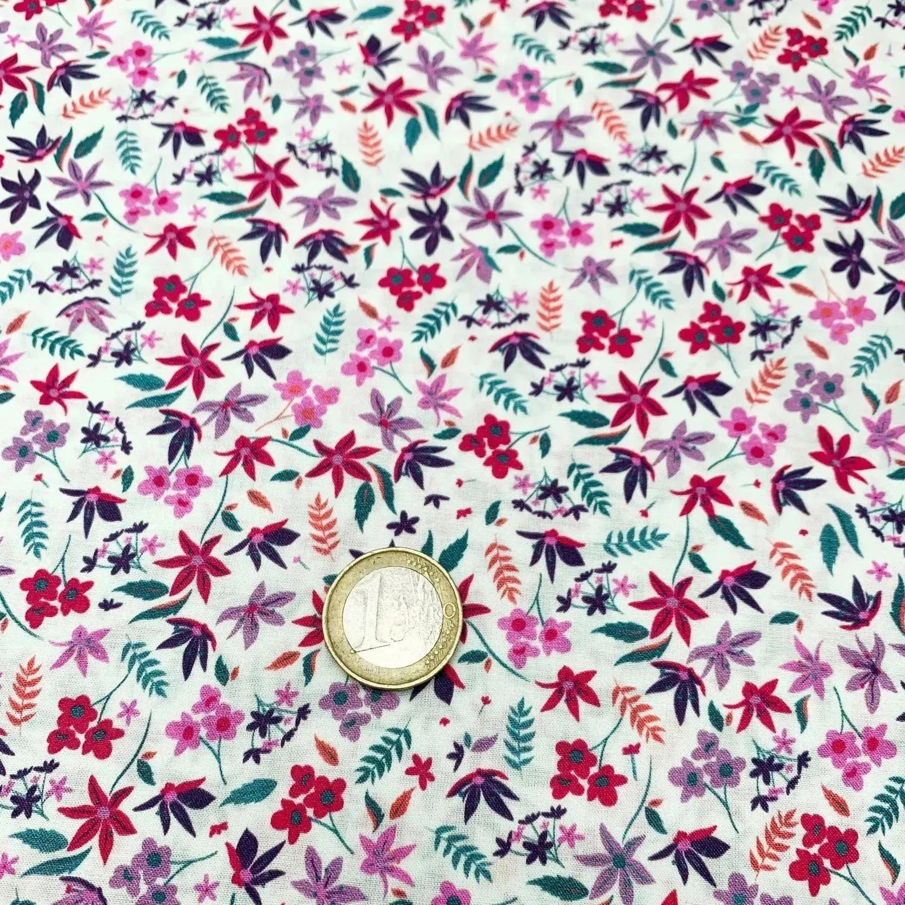 Tissu coton suisse style liberty fleurs hémérocalles rose