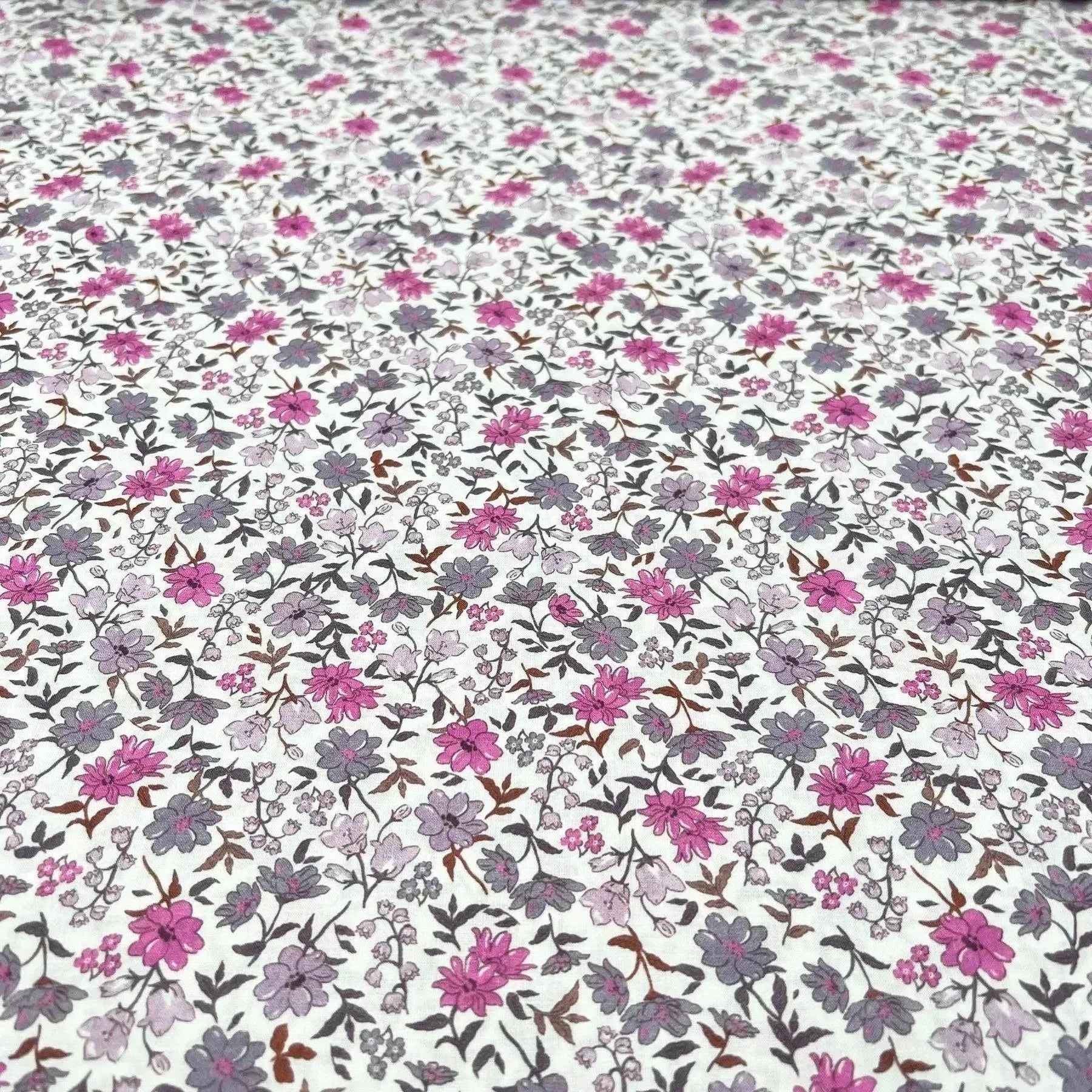 Tissu coton suisse style liberty fleurs pivoine lilas