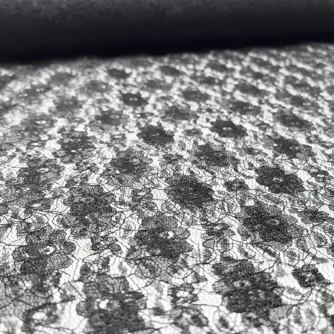 Tissu dentelle noir très doux