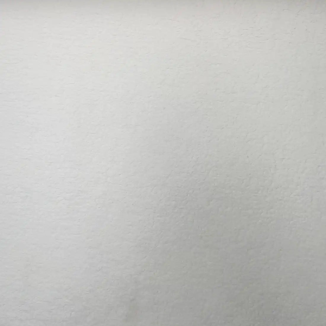 Tissu Fausse Fourrure Blanche – Chaleur et Moelleux au Quotidien