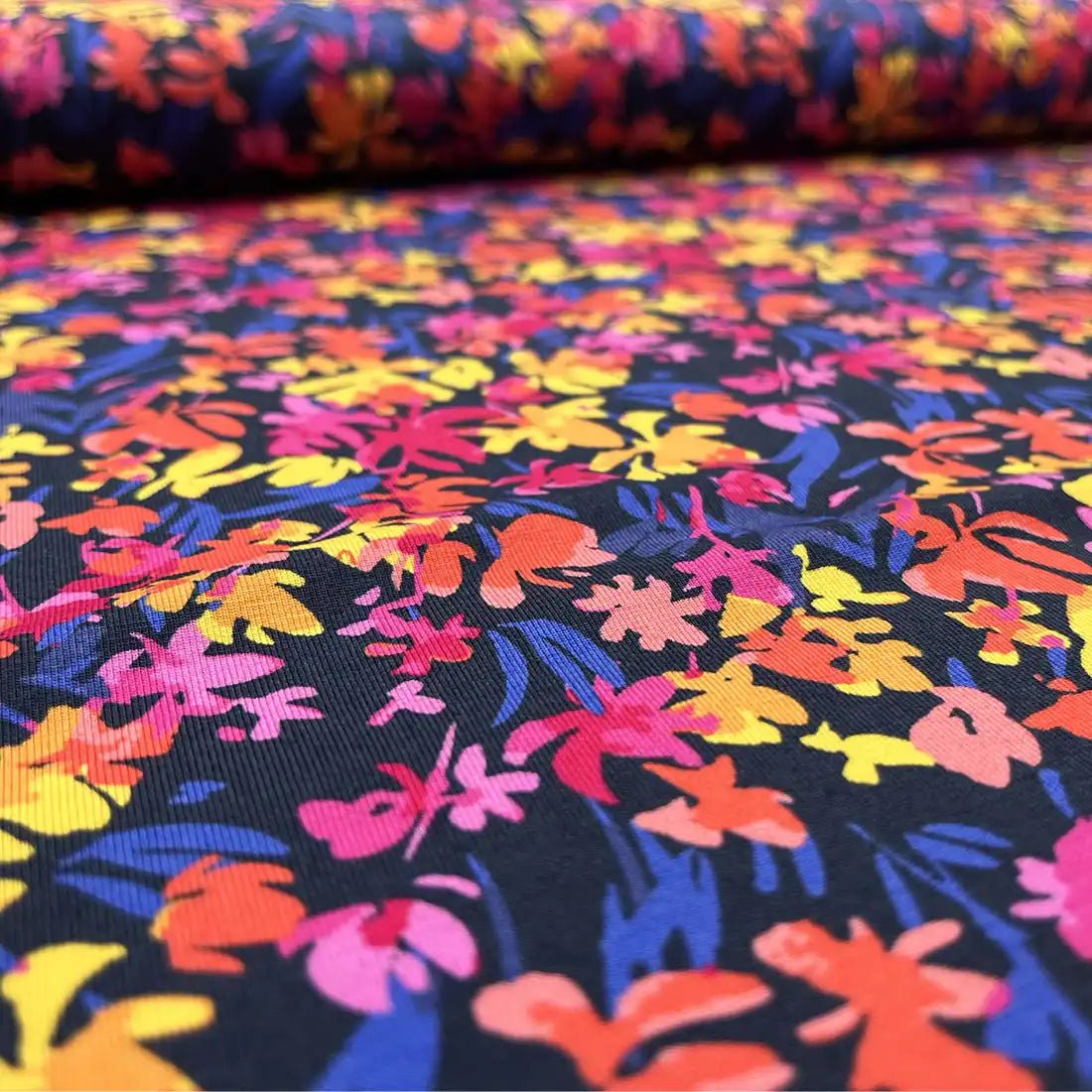 Tissu fleuri multicolore – Fond marine