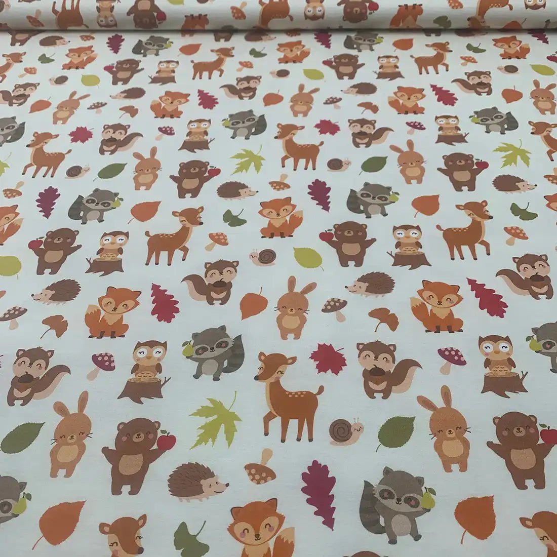 Tissu French Terry Animaux des Forêts : Douceur et Fantaisie Naturelle