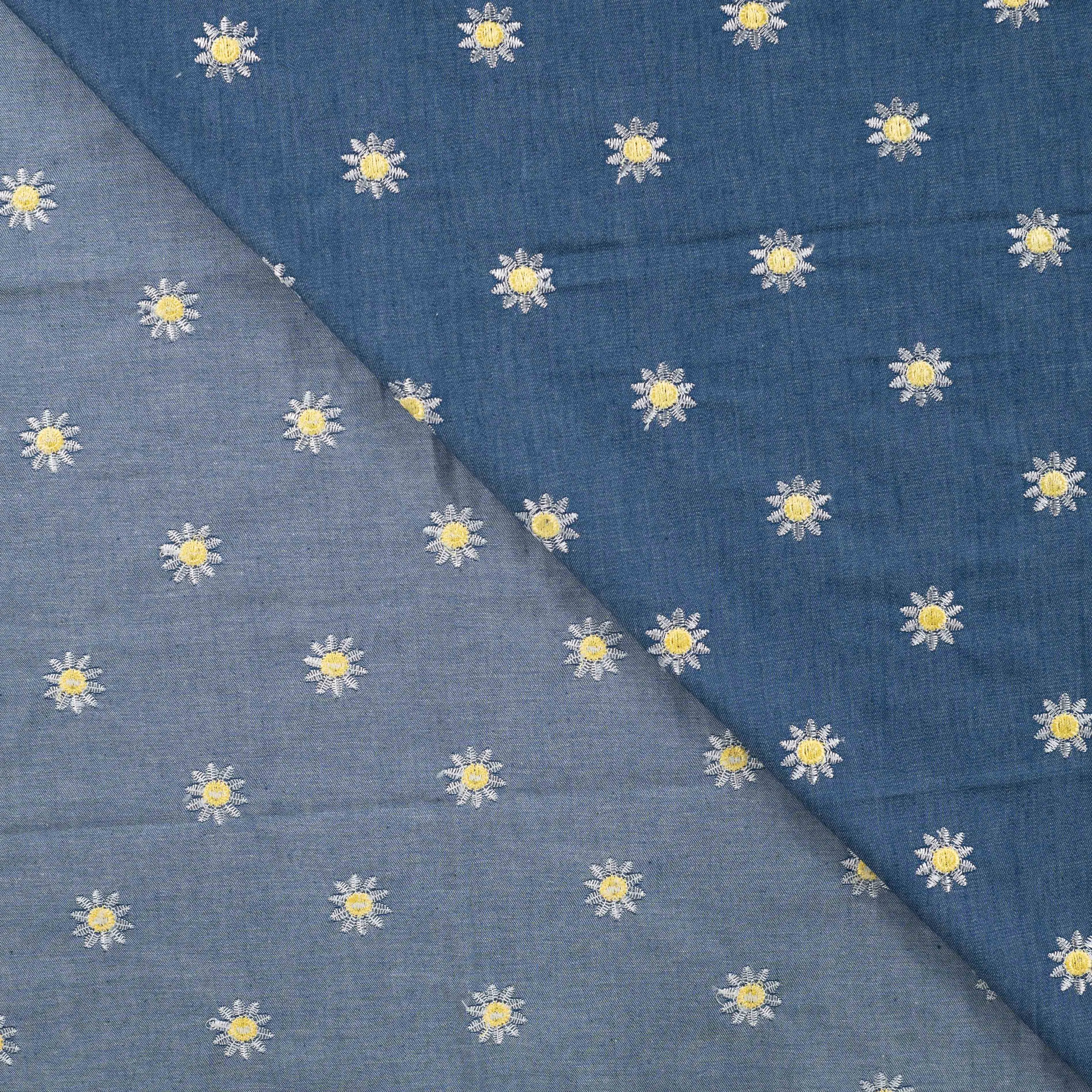 Tissu jeans fin à broderie pâquerette