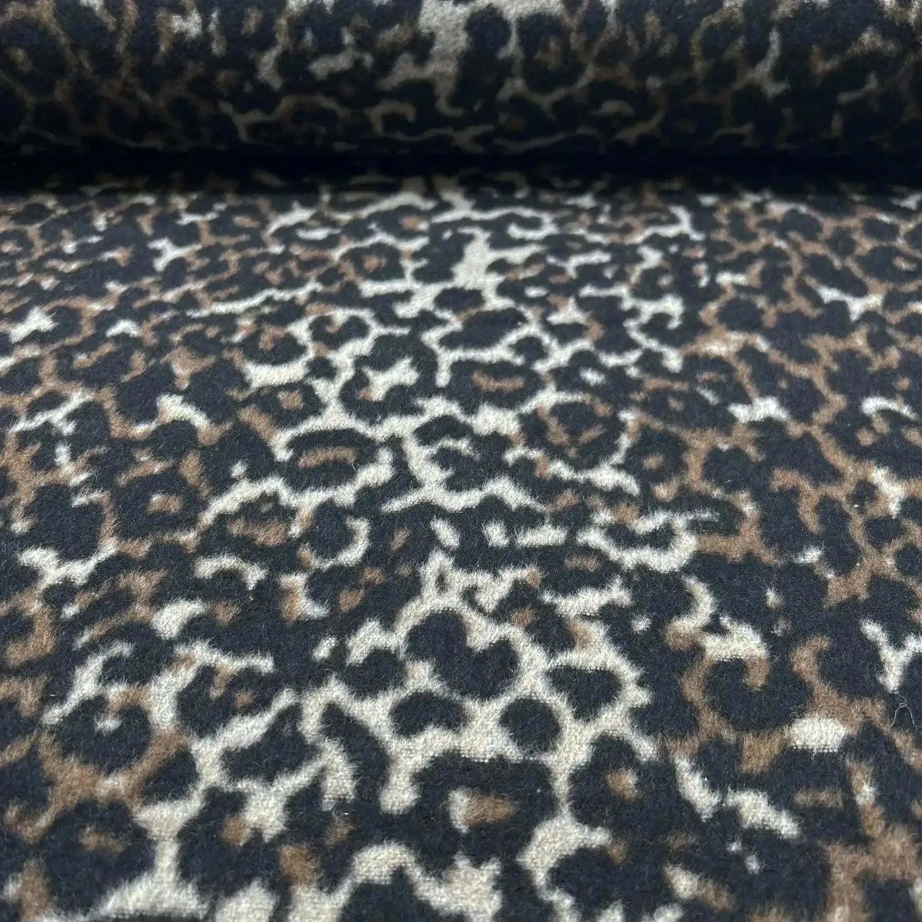 Tissu lainage leopard