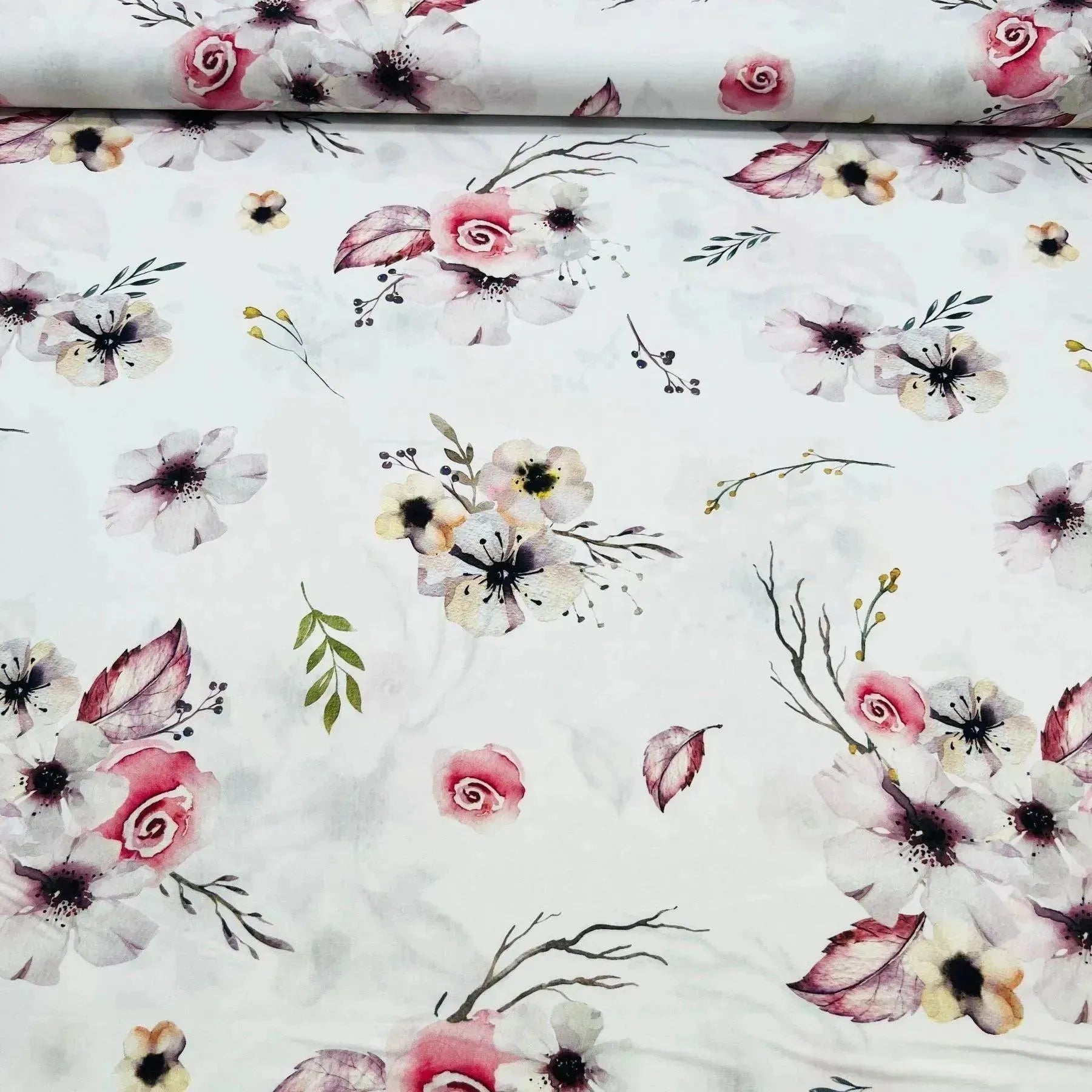 Tissu Popeline de coton fleurs lila
