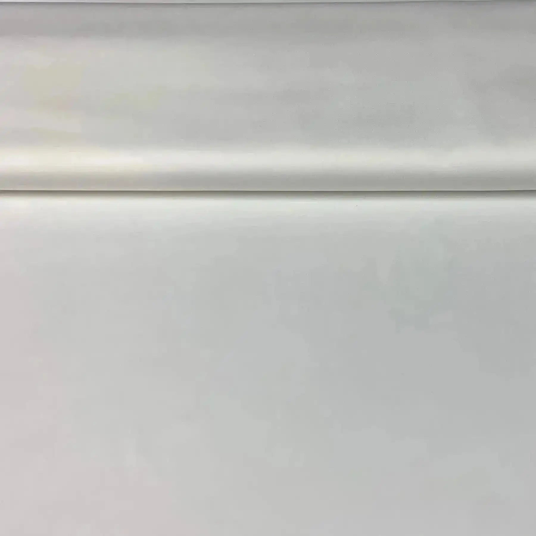 Tissu satin écru