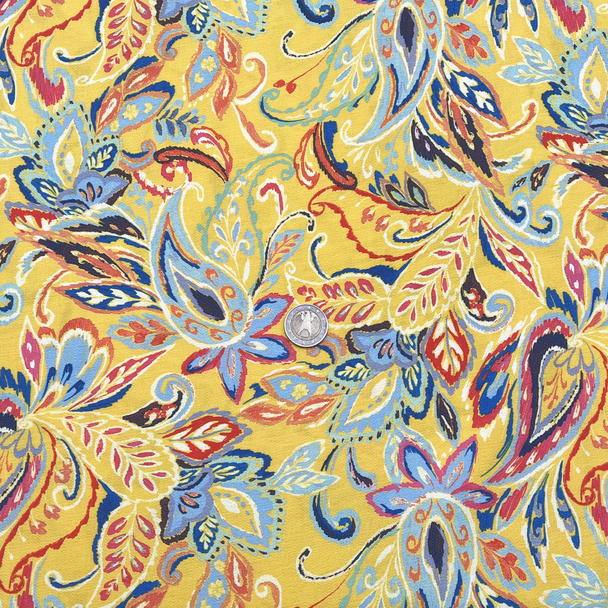 Tissu viscose crêpe arabesque jaune